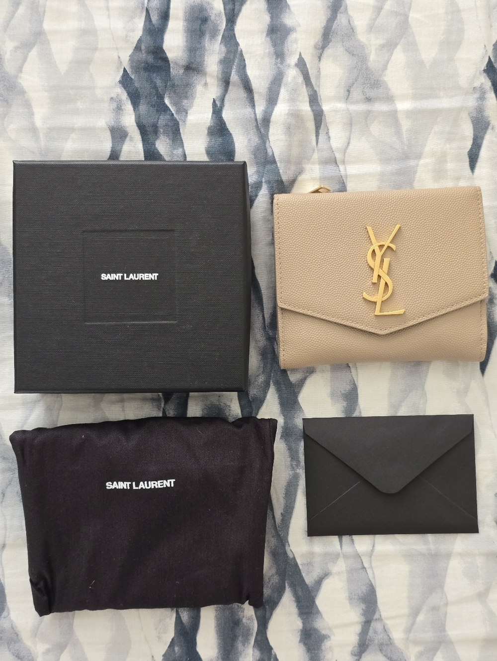 Saint Laurent Uptown Compact wallet in Grain De Poudre Royal Dark Beige - Picture 4 of 5